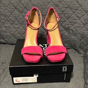 Naturalizer Fuchsia Suede Heels
